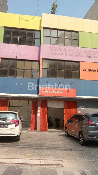 RUKO 3 LANTAI DI MATRAMAN JAKARTA