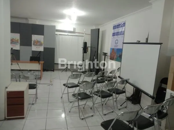 image RUKO 3 LANTAI DI MATRAMAN JAKARTA (5)