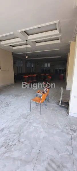 GEDUNG ATAU BANGUNAN USAHA DI NGAGEL JAYA SURABAYA LOKASI STRATEGIS COCOK UNTUK RESTAURANT, CAFE, TOKO, KANTOR