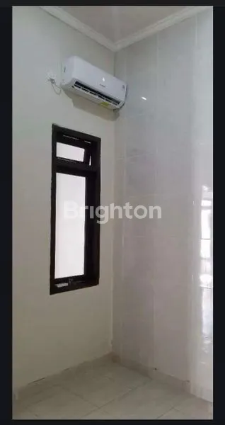 image RUMAH MINIMALIS ONE GATE SYSTEM DENGAN 2 KAMAR, FREE KITCHEN SET DI SESETAN, DENPASAR SELATAN (2)