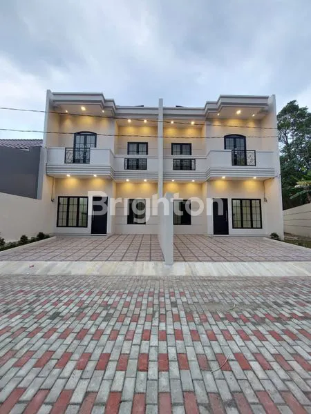 RUMAH BARU ELEGANCE ADA ROOFTOP FREE AC & WATER HEATER DI JL SINDANG BARANG KOTA BOGOR