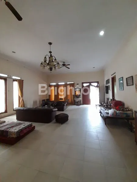 image KERTEN, LAWEYAN , SURAKARTA, RUMAH DENGAN HALAMAN LUAS, AKSES JALAN 2ARAH, LOKASI STRATEGIS TENGAH KOTA, 3 MENIT KE JALAN RAYA (3)