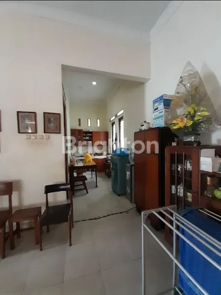 image KERTEN, LAWEYAN , SURAKARTA, RUMAH DENGAN HALAMAN LUAS, AKSES JALAN 2ARAH, LOKASI STRATEGIS TENGAH KOTA, 3 MENIT KE JALAN RAYA (4)