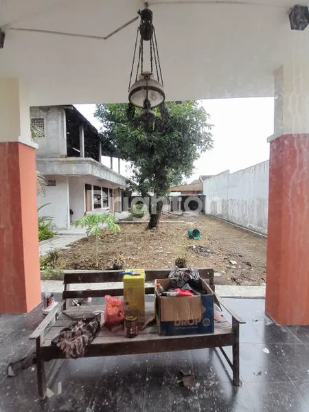image KERTEN, LAWEYAN , SURAKARTA, RUMAH DENGAN HALAMAN LUAS, AKSES JALAN 2ARAH, LOKASI STRATEGIS TENGAH KOTA, 3 MENIT KE JALAN RAYA (5)