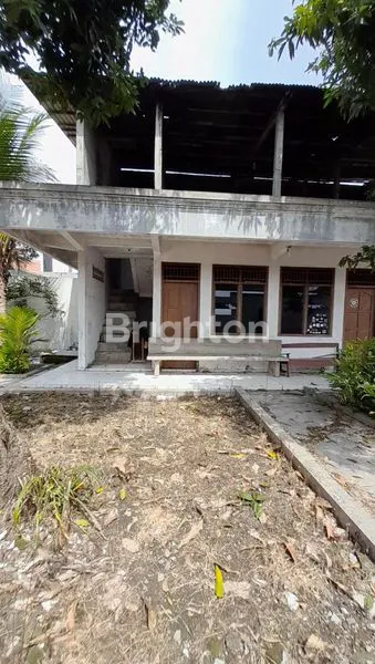 image KERTEN, LAWEYAN , SURAKARTA, RUMAH DENGAN HALAMAN LUAS, AKSES JALAN 2ARAH, LOKASI STRATEGIS TENGAH KOTA, 3 MENIT KE JALAN RAYA (6)