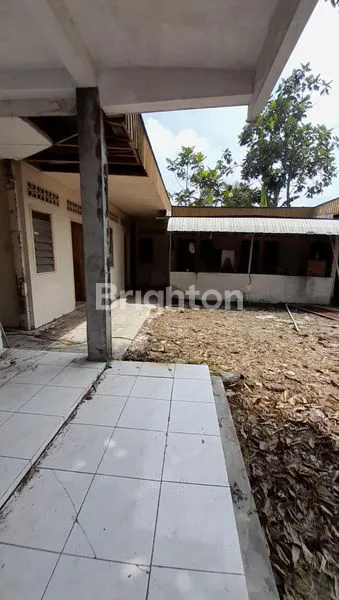 image KERTEN, LAWEYAN , SURAKARTA, RUMAH DENGAN HALAMAN LUAS, AKSES JALAN 2ARAH, LOKASI STRATEGIS TENGAH KOTA, 3 MENIT KE JALAN RAYA (8)