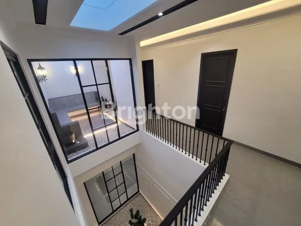 image RUMAH BARU GRESS DAN SIAP HUNI 2 LT DI KERTAJAYA INDAH SURABAYA  (6)