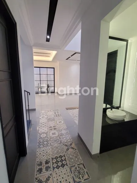 image RUMAH BARU GRESS DAN SIAP HUNI 2 LT DI KERTAJAYA INDAH SURABAYA  (8)