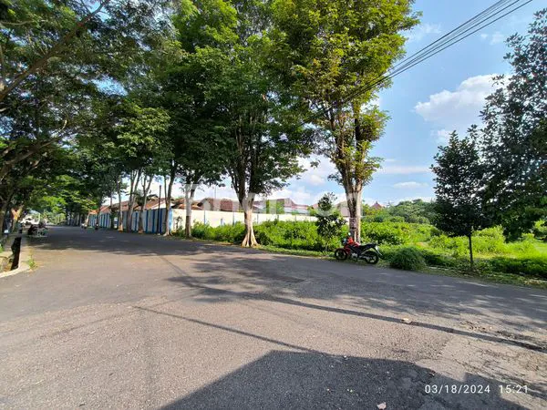 image TANAH SHM DI SEBELAH GEDUNG DPRD KARANGANYAR (2)