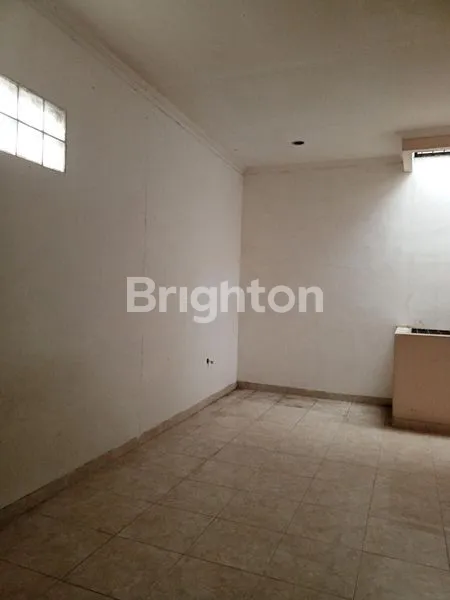 image JELAMBAR RUMAH SIAP HUNI 2LANTAI (8)