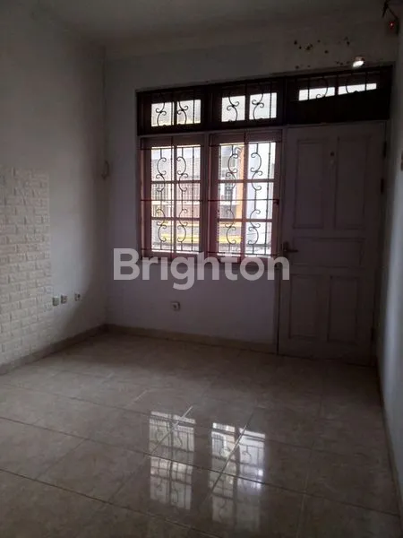 image JELAMBAR RUMAH SIAP HUNI 2LANTAI (6)