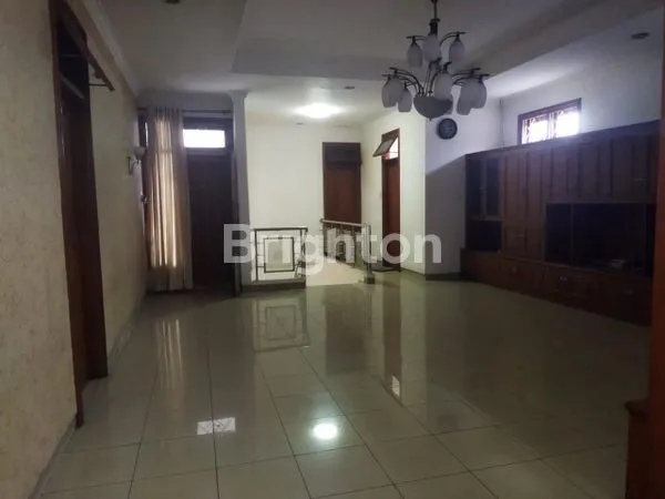 image RUMAH SIAP HUNI BAGUS BUAT KOST KOSTSAN  DI SAYAP JALAN RAYA CIUMBULEUIT BANDUNG (4)