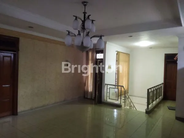 image RUMAH SIAP HUNI BAGUS BUAT KOST KOSTSAN  DI SAYAP JALAN RAYA CIUMBULEUIT BANDUNG (8)