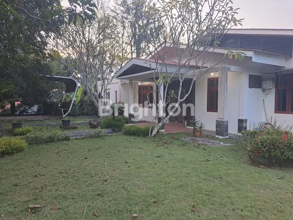 image RUMAH SIAP HUNI HOKK DENGAN LAHAN LUAS DI JL PALAPA SEKUPANG (1)