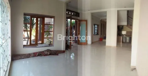 image TURUN HARGA - RUMAH MEGAH DI KARANGPLOSO DEKAT KOTA WISATA BATU (5)