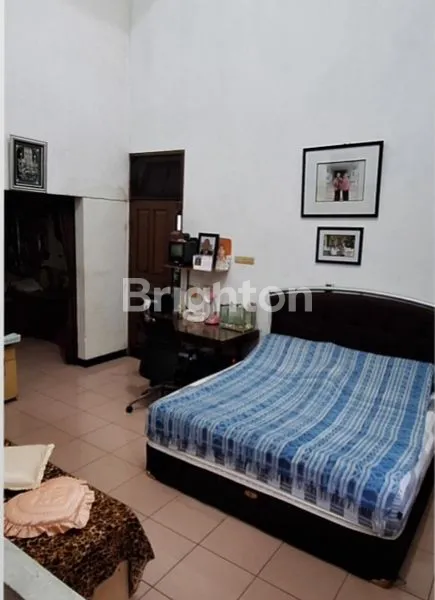 image RUMAH ASRI DENGAN KOLAM RENANG (4)