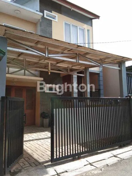 image RUMAH 2.5 LANTAI SIAP HUNI DEKAT STASIUN PONDOK RANJI, TANGERANG SELATAN (1)