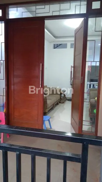 image RUMAH 2.5 LANTAI SIAP HUNI DEKAT STASIUN PONDOK RANJI, TANGERANG SELATAN (8)