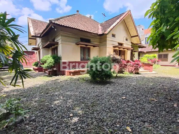 image RUMAH STRATEGIS HOOK PUSAT KOTA SEKITARAN JL IJEN KLOJEN MALANG (2)