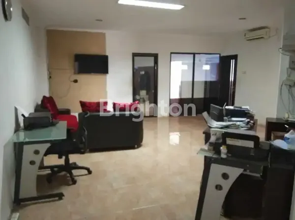 image BANGUNAN USAHA COCOK UNTUK KANTOR DI KUTISARI (1)