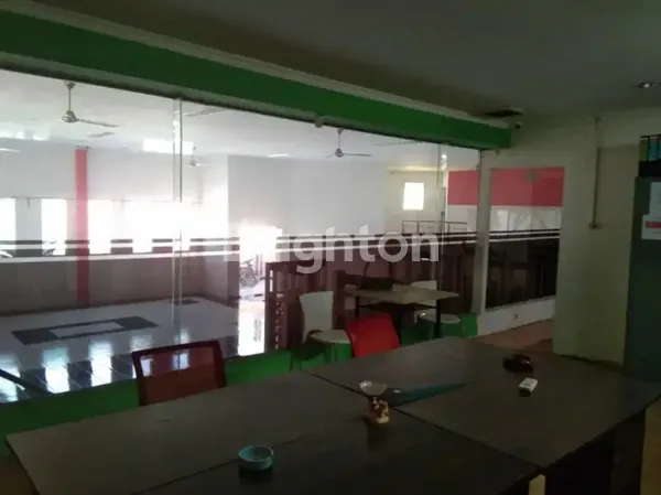 image BANGUNAN USAHA COCOK UNTUK KANTOR DI KUTISARI (5)