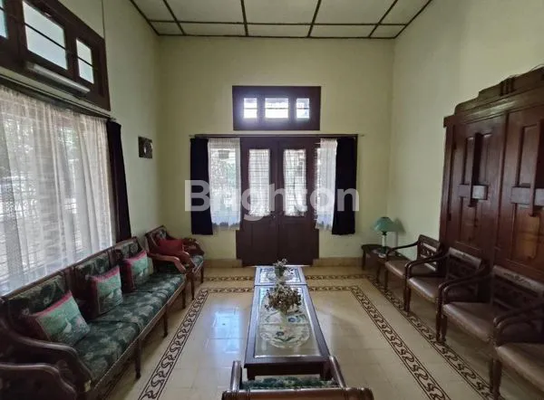 image RUMAH STRATEGIS HOOK PUSAT KOTA SEKITARAN JL IJEN KLOJEN MALANG (4)