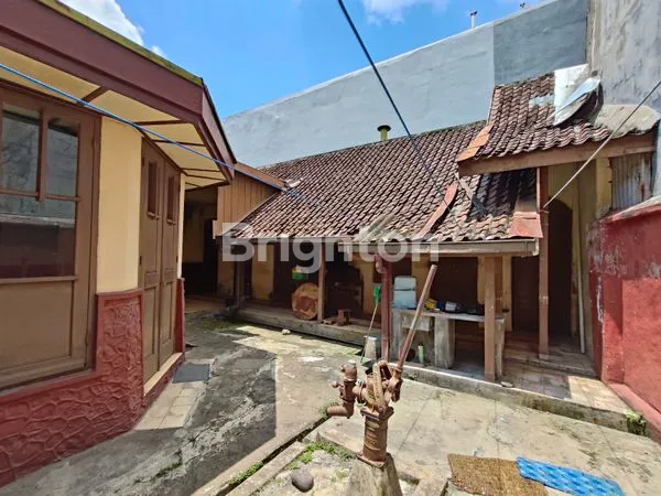 image RUMAH STRATEGIS HOOK PUSAT KOTA SEKITARAN JL IJEN KLOJEN MALANG (8)