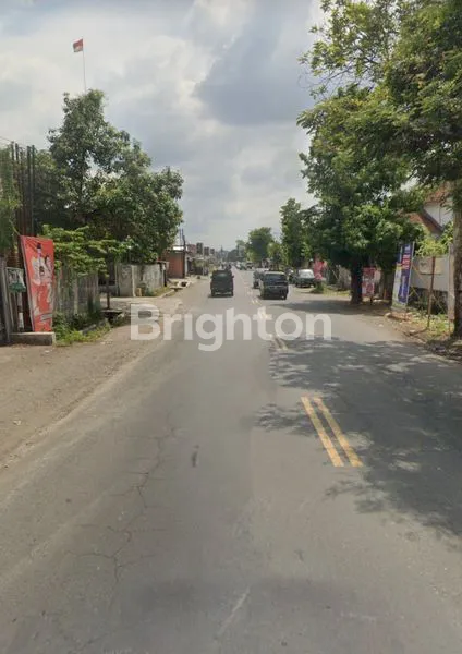 image BANGUNAN BEKAS CAFE DI KEDUNGWARU TULUNGAGUNG (2)