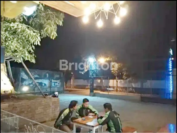 image BANGUNAN BEKAS CAFE DI KEDUNGWARU TULUNGAGUNG (6)