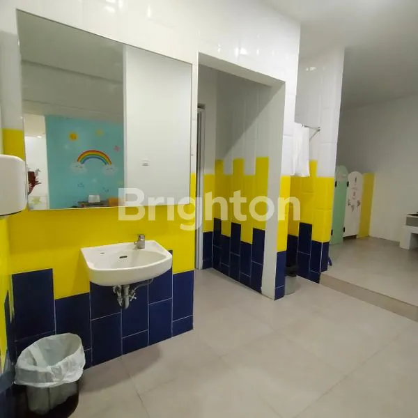 image RUKO LUAS 530M BEKAS SEKOLAH ANAK DI JALAN MAGELANG, SINDUADI (7)