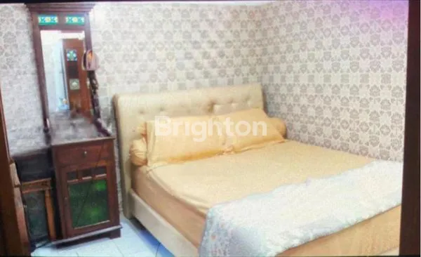 image RUMAH LAMA TERAWAT DI LOKASI STRATEGIS SUKALUYU BANDUNG (4)