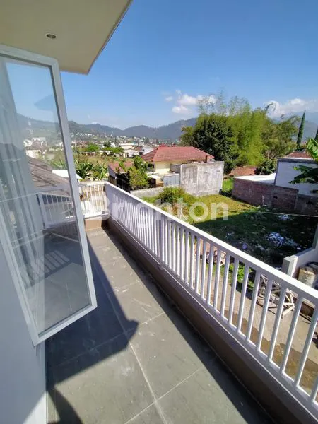 image VILLA MURAH CANTIK DENGAN FURNISH DI BATU (4)