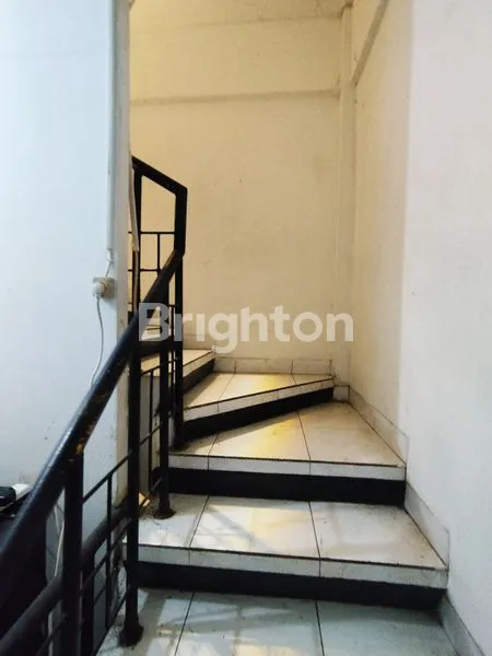 image RUKO STRATEGIS DAN RAMAI DI RAFFLES HILLS CIMANGGIS DEPOK (6)