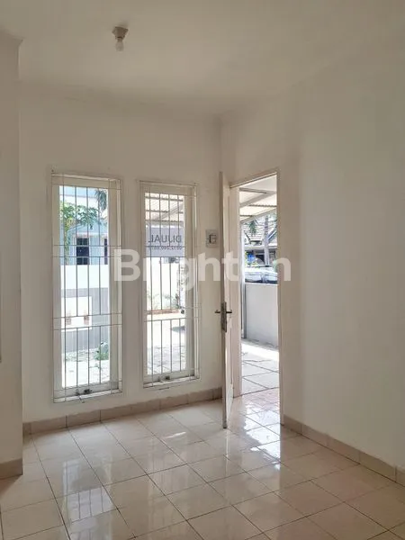 image RUMAH DI SERPONG PARK JELUPANG TANGERANG SELATAN (8)