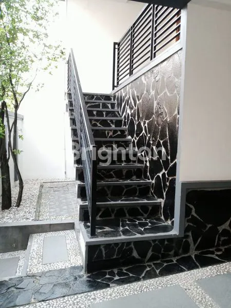 image RUMAH LUX 4 LANTAI DEKAT SUDIRMAN SEMANGGI - JAKARTA (8)