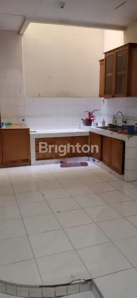 image RUMAH DI JELAMBAR JAKARTA BARAT (2)