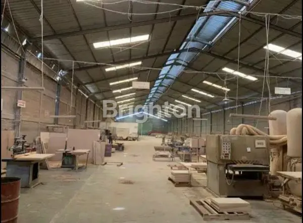 image DIJUAL GUDANG SIAP PAKE  DI RAYA DOMAS MENGANTI  GRESIK  (1)