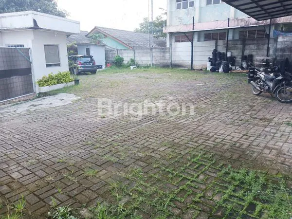 image BANGUNAN SERBAGUNA 3 LANTAI PARKIR LUAS (6)