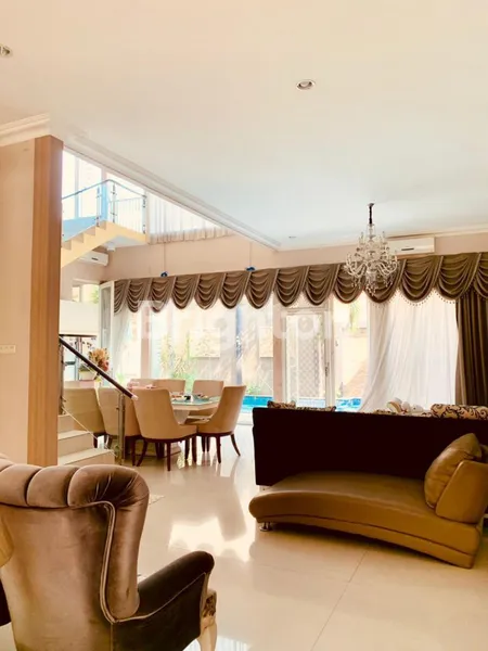 image RUMAH MEWAH CITRALAND BUKIT GOLF KAWASAN ELIT SURABAYA BARAT (6)