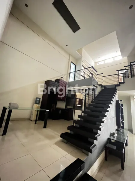 image RUMAH SEMI FURNISH SIAP HUNI DI JELAMBAR JAKARTA BARAT (2)