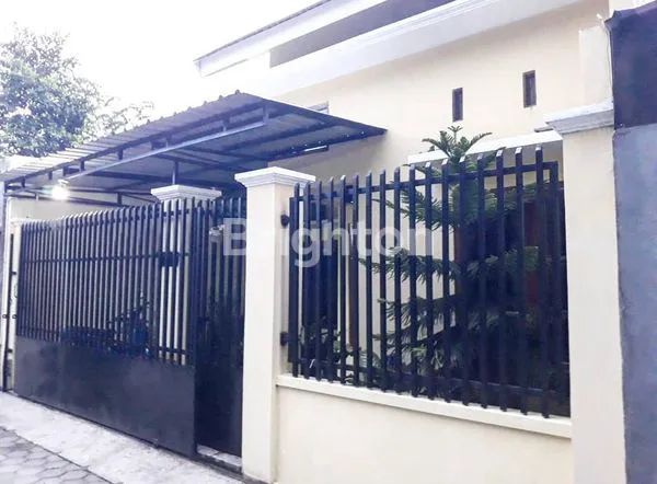 image RUMAH CANTIK 2 LANTAI DI BATUR COLOMADU (1)