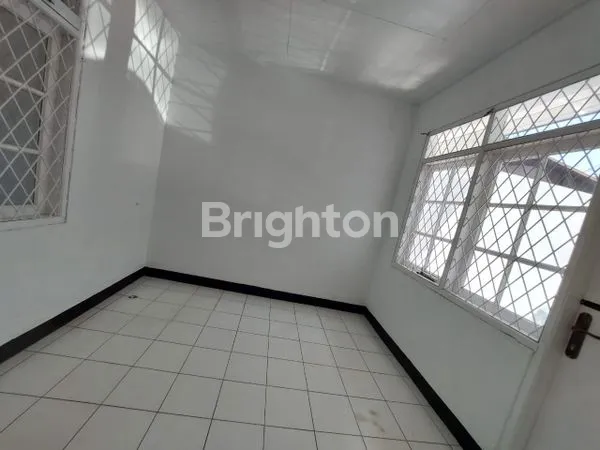 image RUMAH TERAWAT SIAP HUNI DI TENGAH KOTA BANDUNG ARCAMANIK BANDUNG (3)