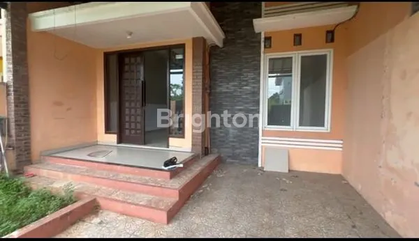 image RUMAH MINIMALIS 2 LANTAI SIAP HUNI (2)