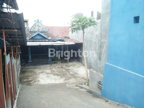 image TANAH BONUS RUMAH JOGLO TENGAH KOTA (3)