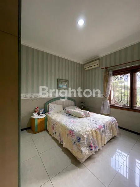 image RUMAH SELANGKAH RAYA HR MUHAMMAD MAYJEND SUNGKONO TOL SATELIT DUKUH KUPANG SUKOMANUNGGAL (6)