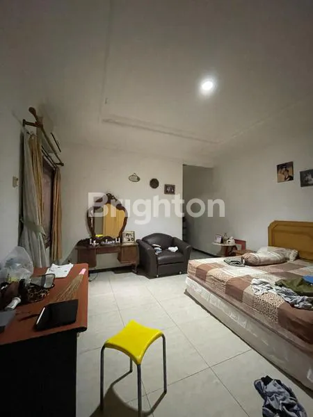 image RUMAH SELANGKAH RAYA HR MUHAMMAD MAYJEND SUNGKONO TOL SATELIT DUKUH KUPANG SUKOMANUNGGAL (7)