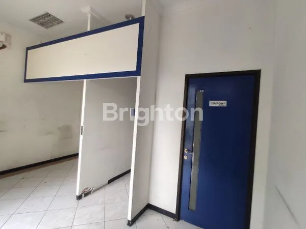 image RUKO + GUDANG, AMAT SANGAT STRATEGIS, UNTUK KANTOR , TOKO DAN USAHA LAIN SANGAT COCOK, STRATEGIS, DI JALUR RAMAI, JALAN LEBAR , PAMULARSIH, SEMARANG BARAT, SEMARANG (6)