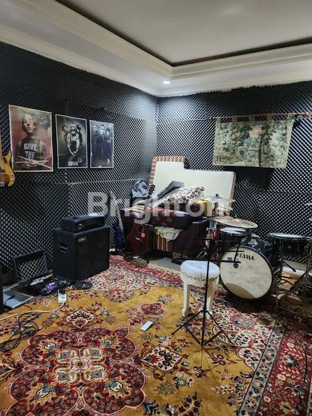 image RUMAH MEWAH DI CIPINANG CEMPEDAK JAKARTA TIMUR (4)