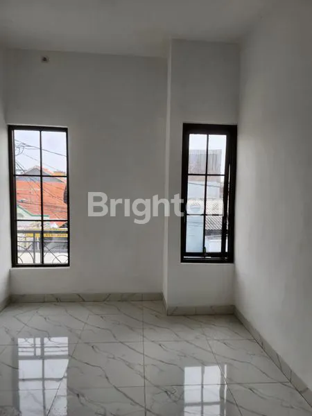 image RUMAH KUWUKAN DEKAT GRAHA NATURA SURABAYA (4)