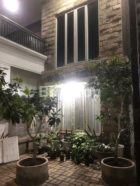 image RUMAH MANYAR KARTIKA ADA KOLAM RENANG (5)